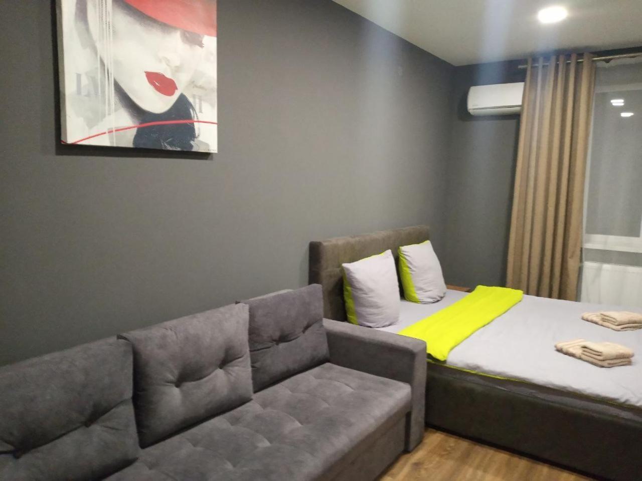 Apartment Yes 41 Uzhhorod Bagian luar foto