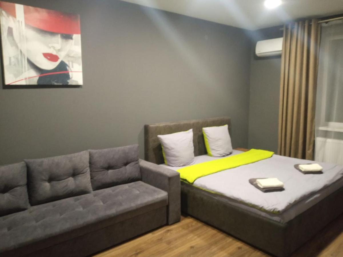 Apartment Yes 41 Uzhhorod Bagian luar foto