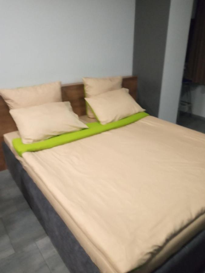 Apartment Yes 41 Uzhhorod Bagian luar foto
